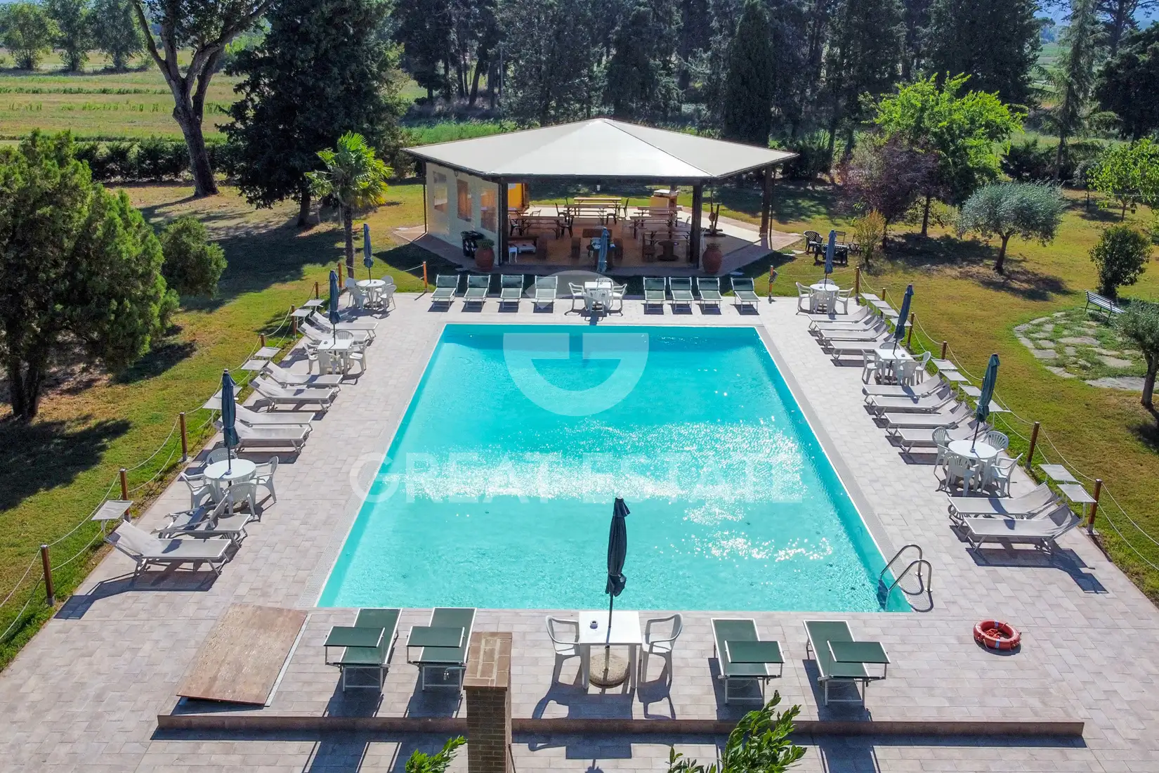 House 1025m² in Italy, Perugia. Priced at 895000€ rent photo-3