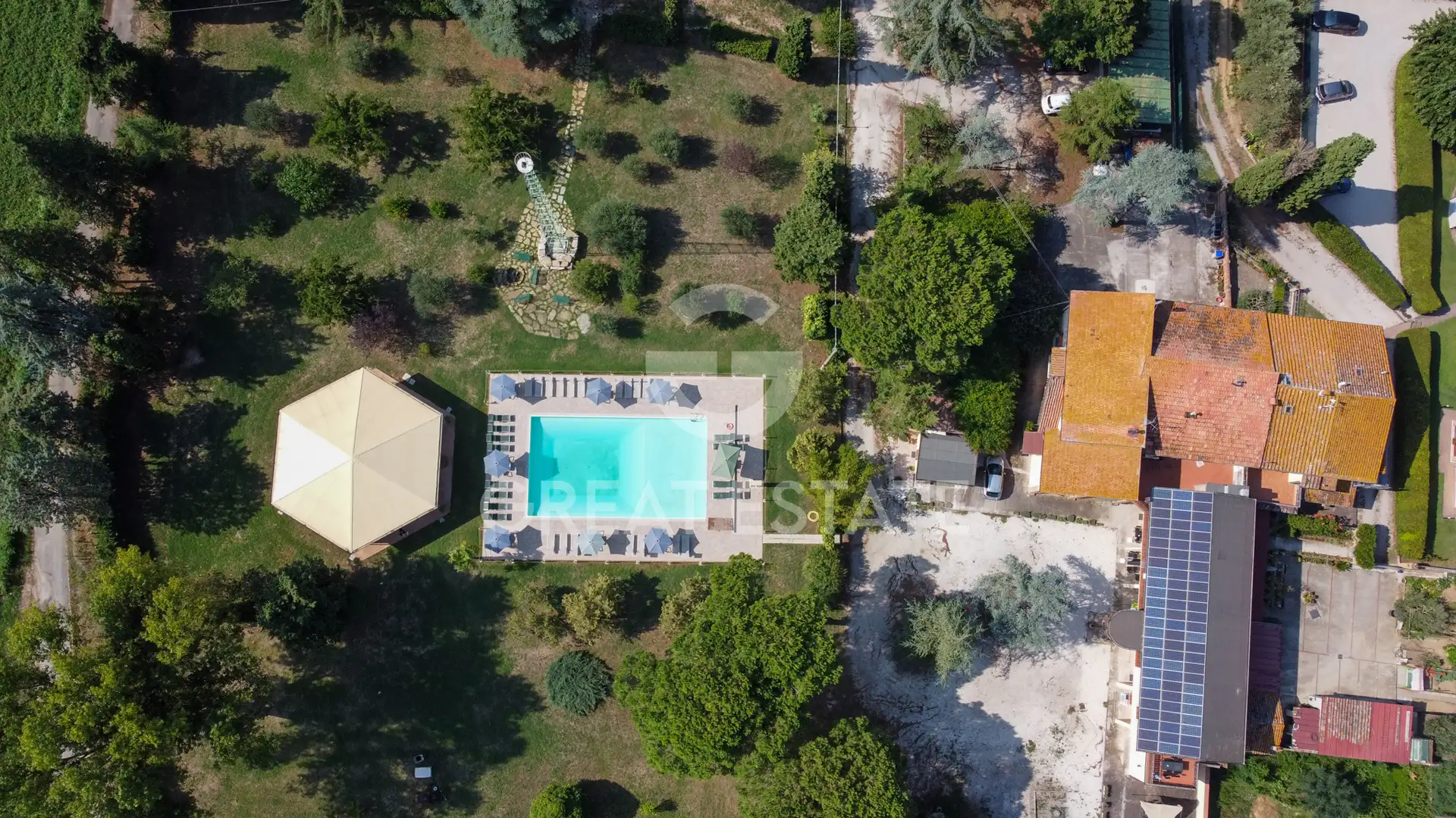 House 1025m² in Italy, Perugia. Priced at 895000€ rent photo-5