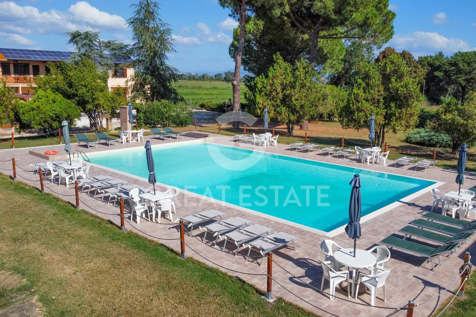 House 1025m² in Italy, Perugia. Priced at 895000€ rent photo-6