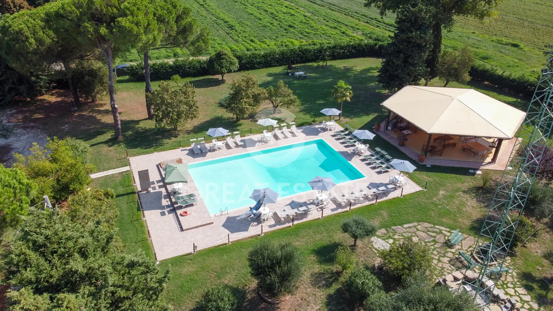 House 1025m² in Italy, Perugia. Priced at 895000€ rent photo-10