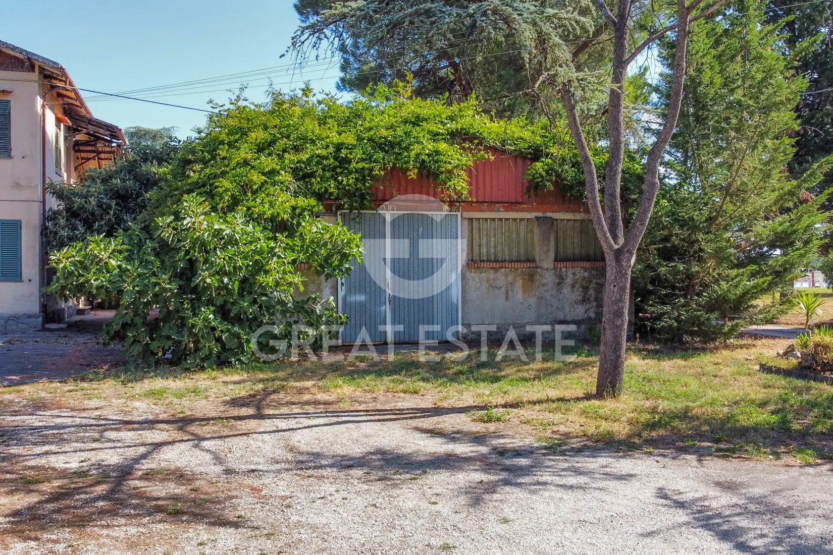 House 1025m² in Italy, Perugia. Priced at 895000€ rent photo-11