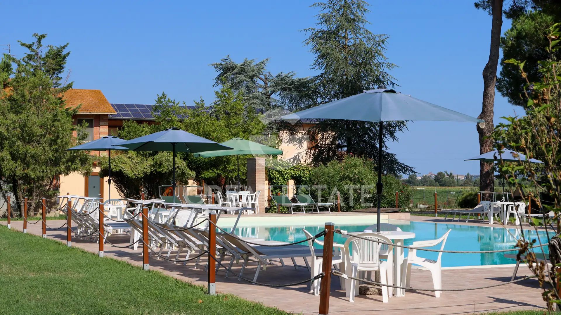 House 1025m² in Italy, Perugia. Priced at 895000€ rent photo-15