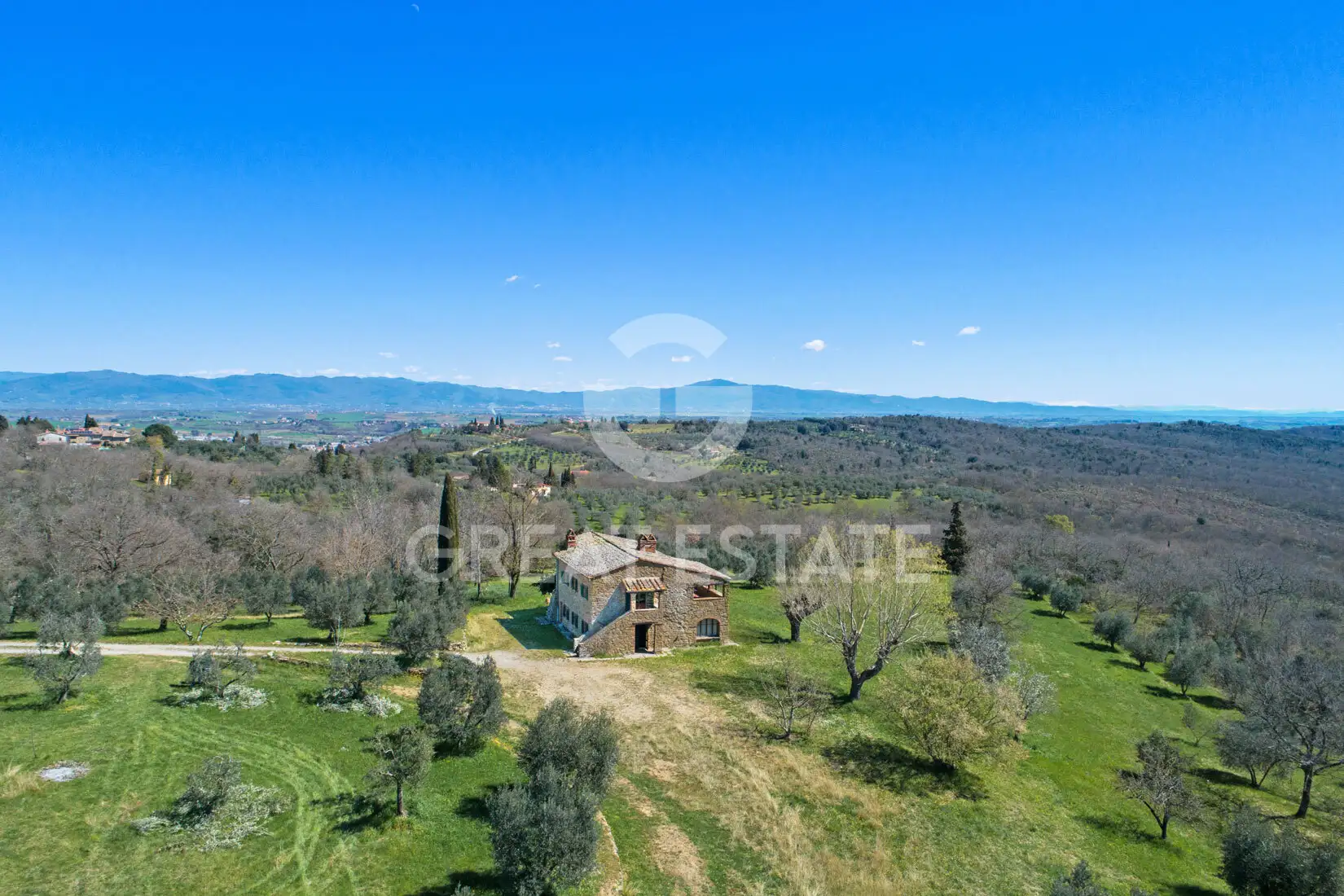 House 263m² in Italy, Arezzo. Priced at 890000€ rent photo-9