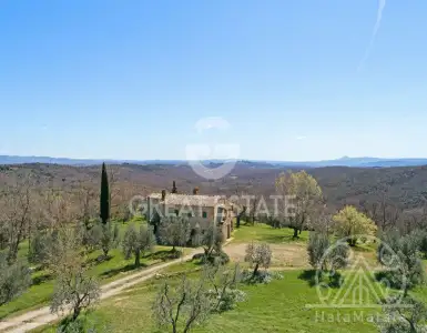 Buy in Italy for 890000€
