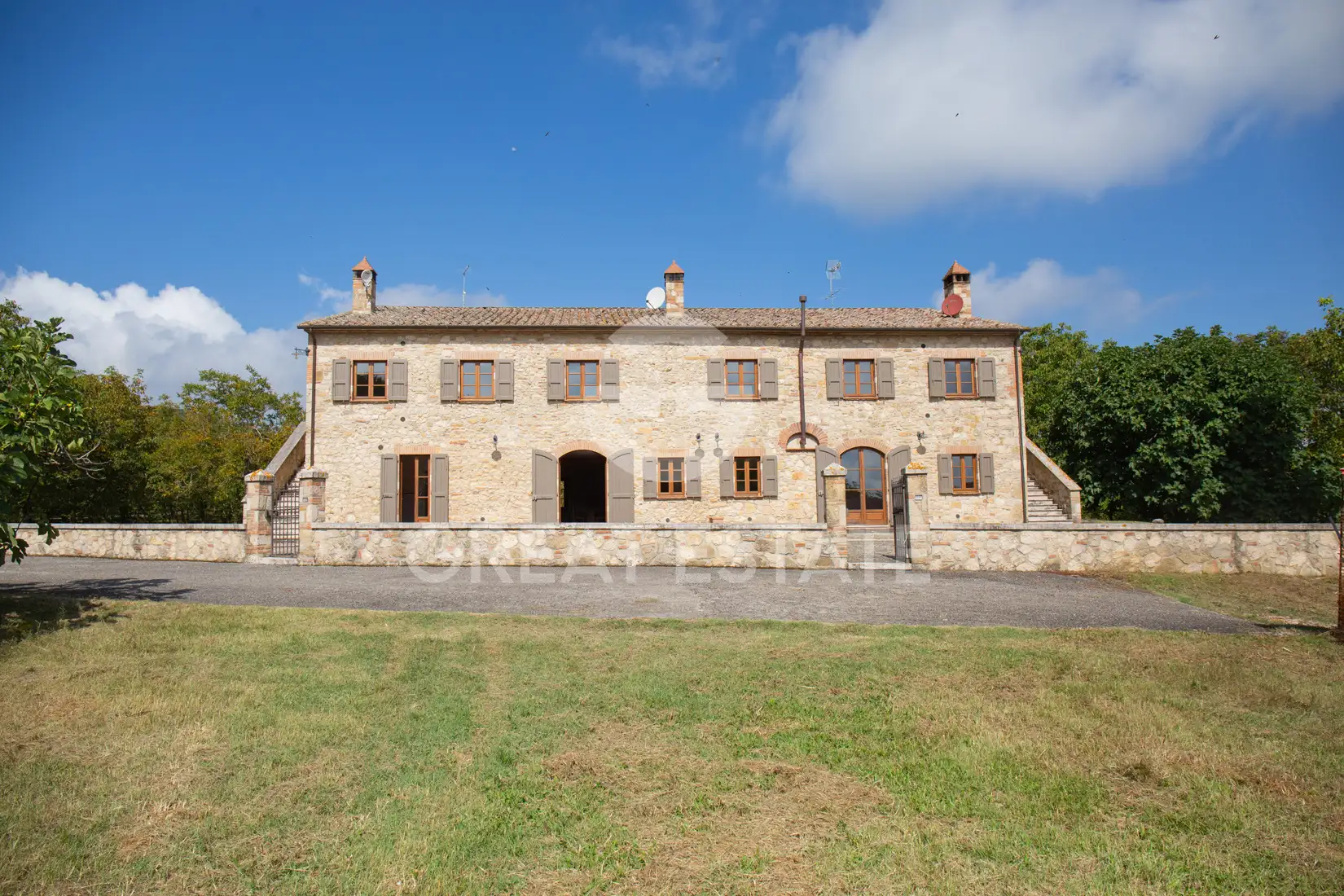 House 1348m² in Italy, Siena. Priced at 1950000€ rent photo-5