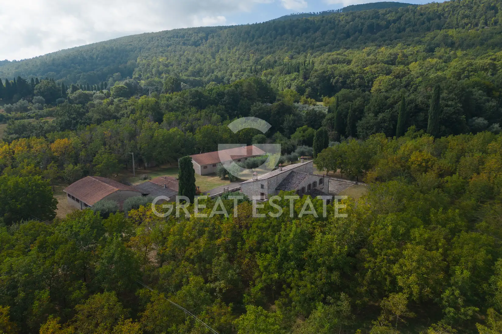 House 1348m² in Italy, Siena. Priced at 1950000€ rent photo-8