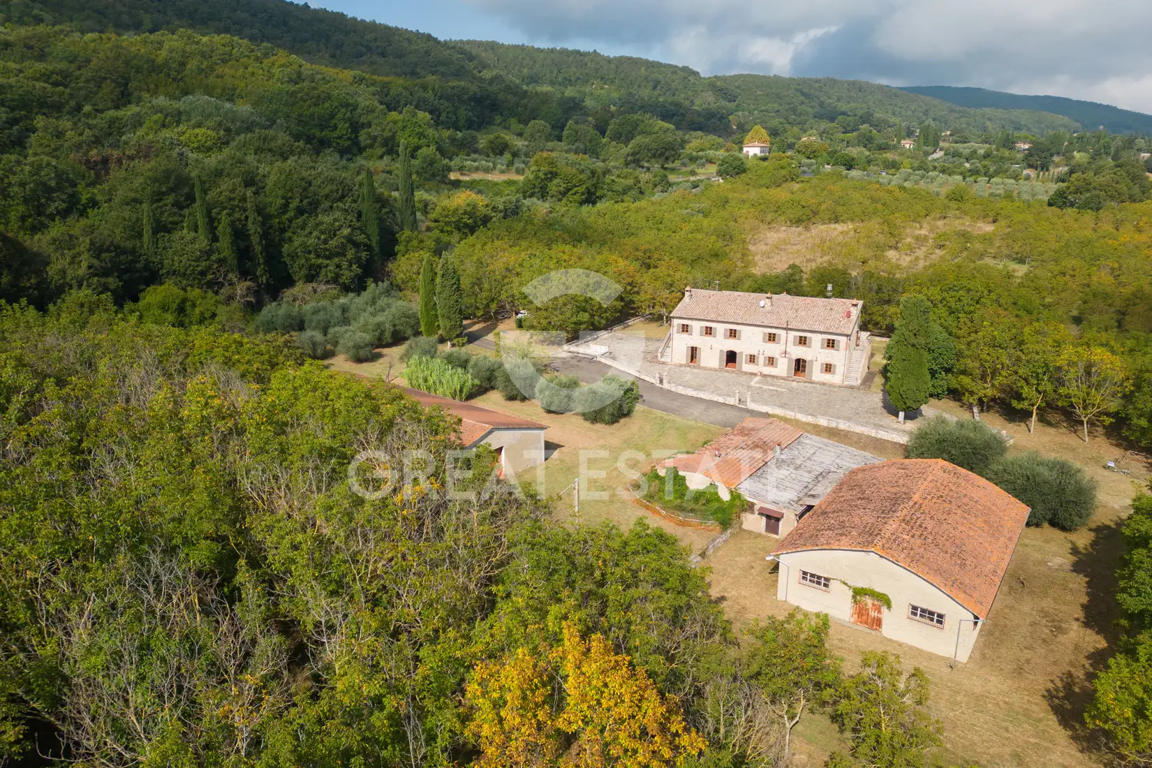 House 1348m² in Italy, Siena. Priced at 1950000€ rent photo-15