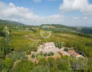 Buy in Italy for 1950000€