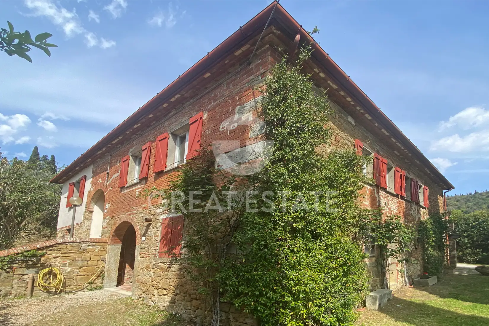House 264m² in Italy, Arezzo. Priced at 750000€ rent photo-1