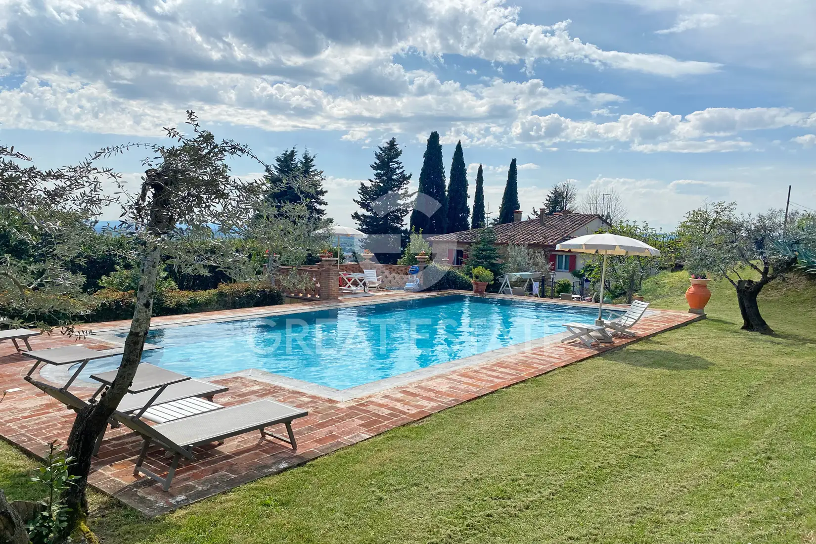 House 264m² in Italy, Arezzo. Priced at 750000€ rent photo-2