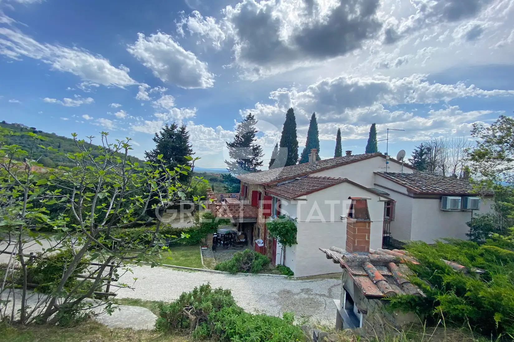 House 264m² in Italy, Arezzo. Priced at 750000€ rent photo-4