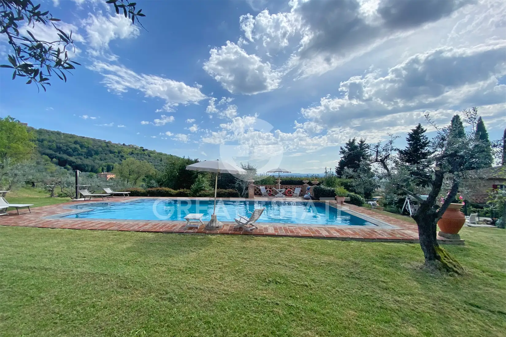 House 264m² in Italy, Arezzo. Priced at 750000€ rent photo-10
