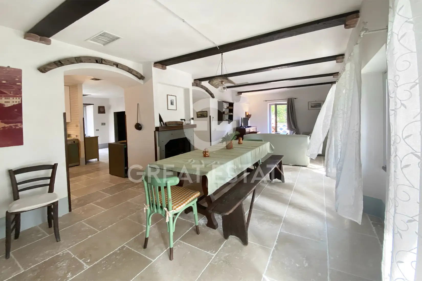 House 264m² in Italy, Arezzo. Priced at 750000€ rent photo-13