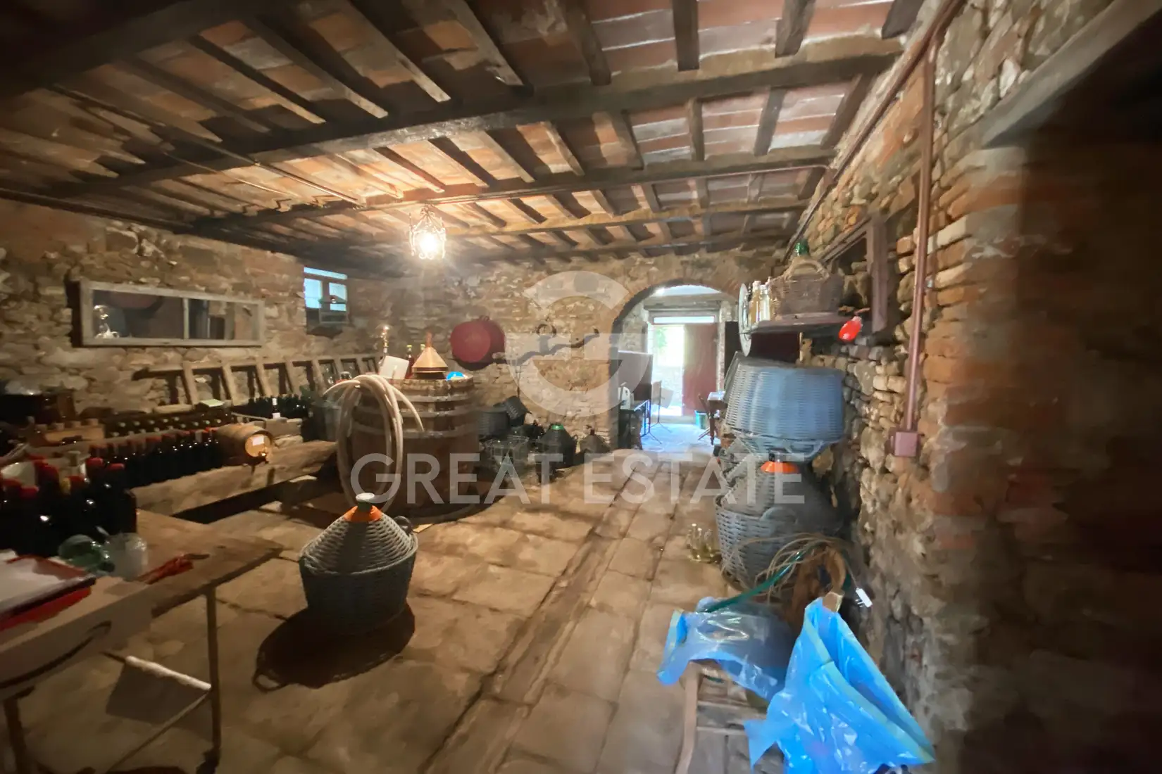 House 264m² in Italy, Arezzo. Priced at 750000€ rent photo-15