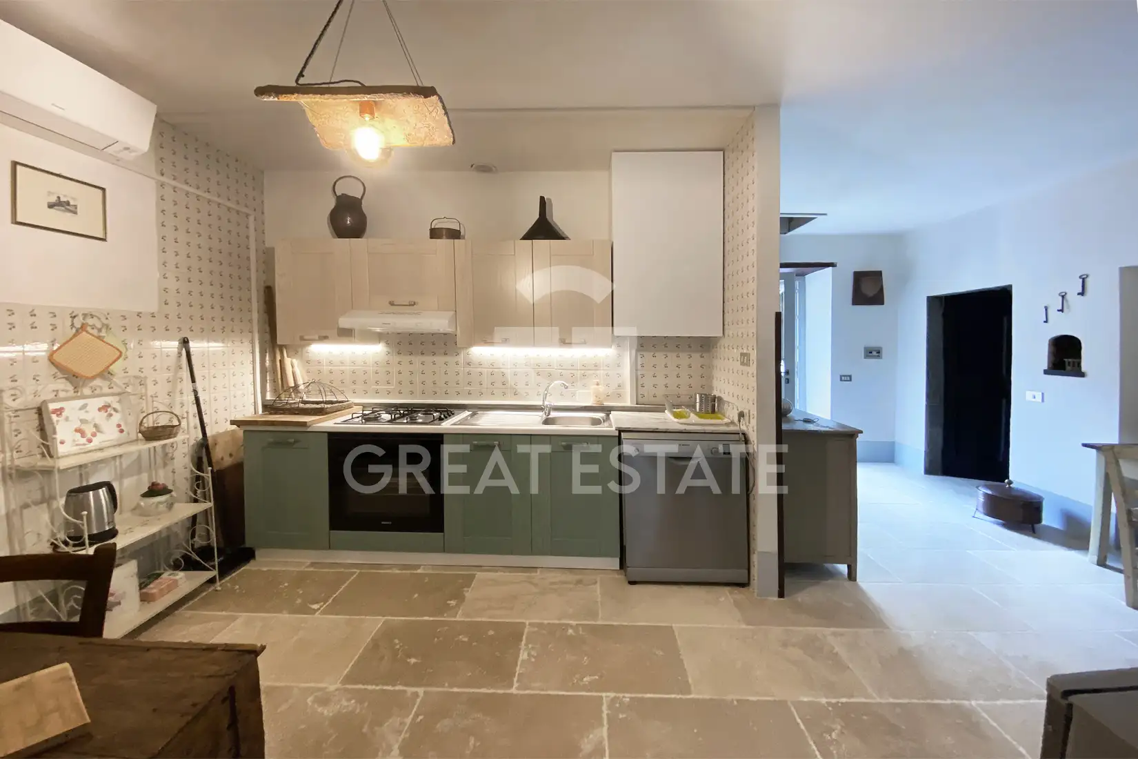 House 264m² in Italy, Arezzo. Priced at 750000€ rent photo-12