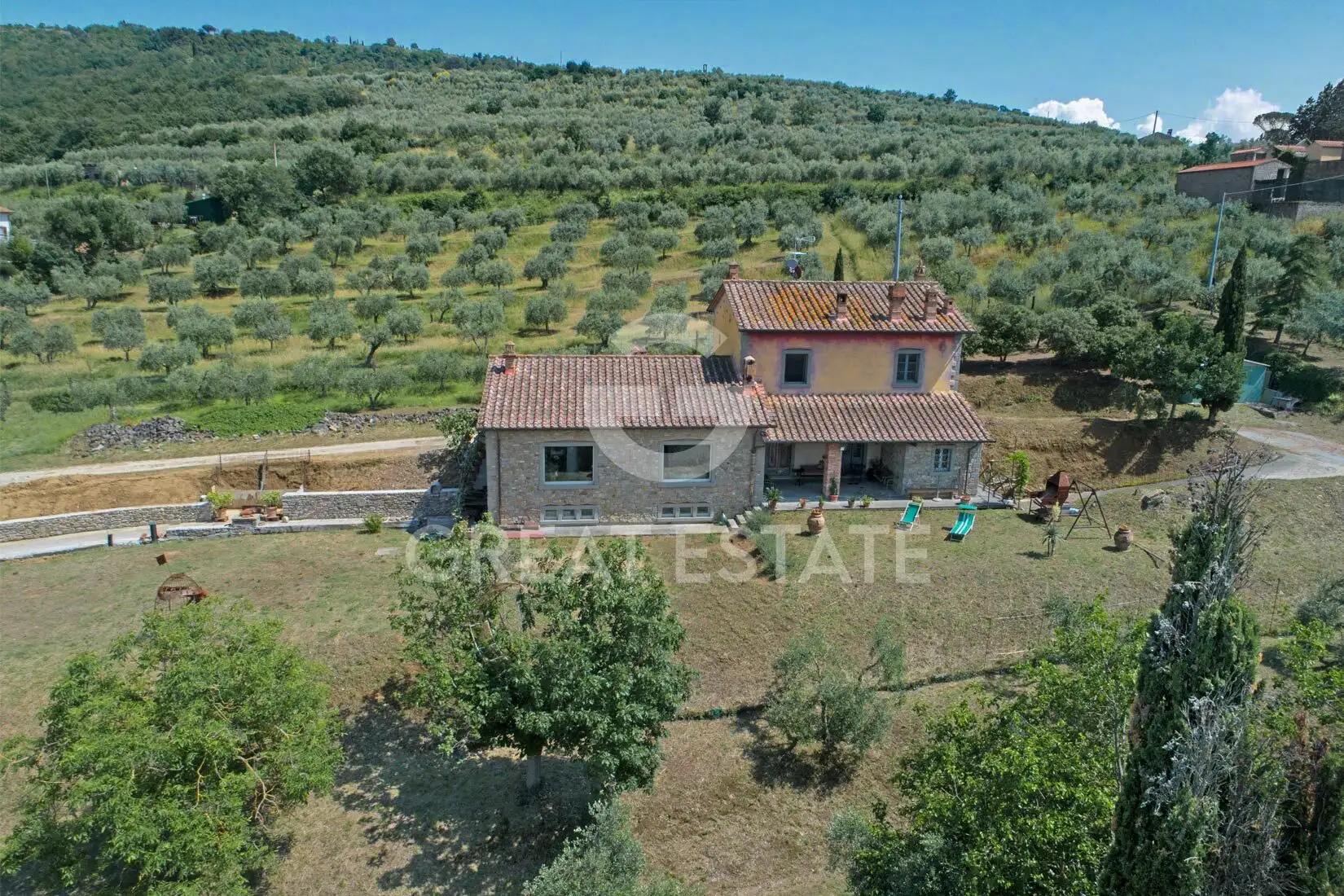 House 596m² in Italy, Arezzo. Priced at 1300000€ rent photo-2