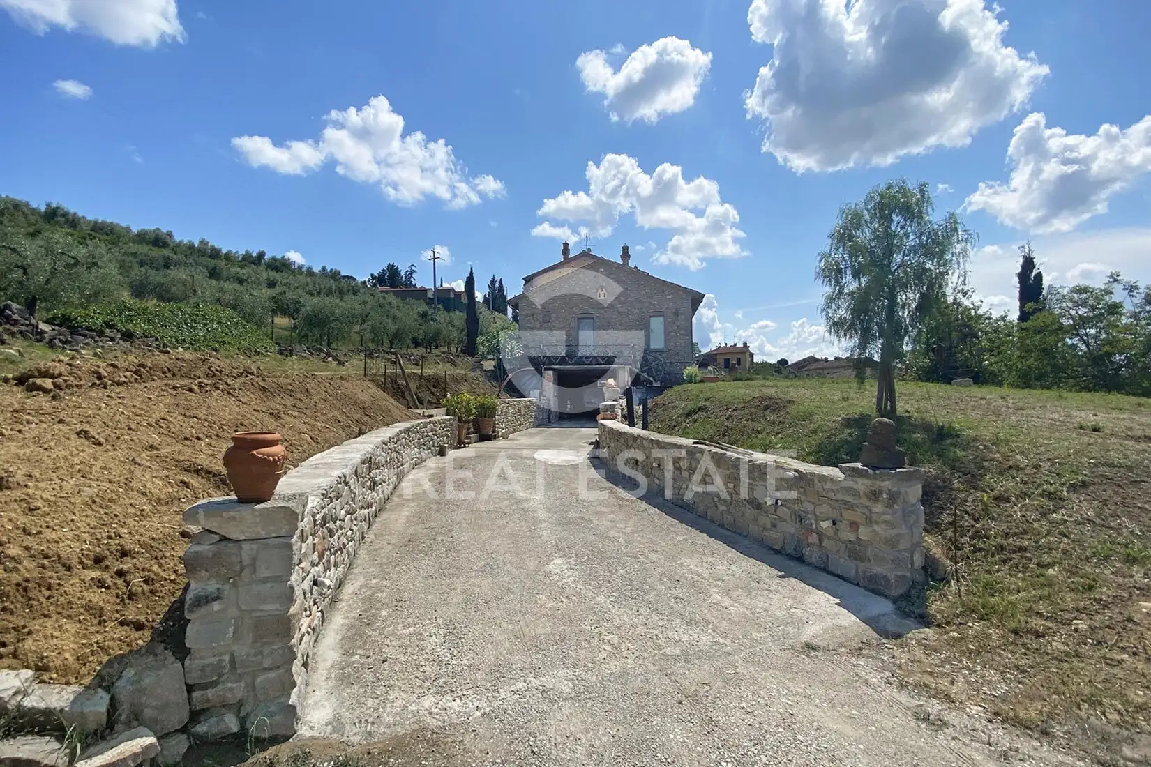 House 596m² in Italy, Arezzo. Priced at 1300000€ rent photo-9