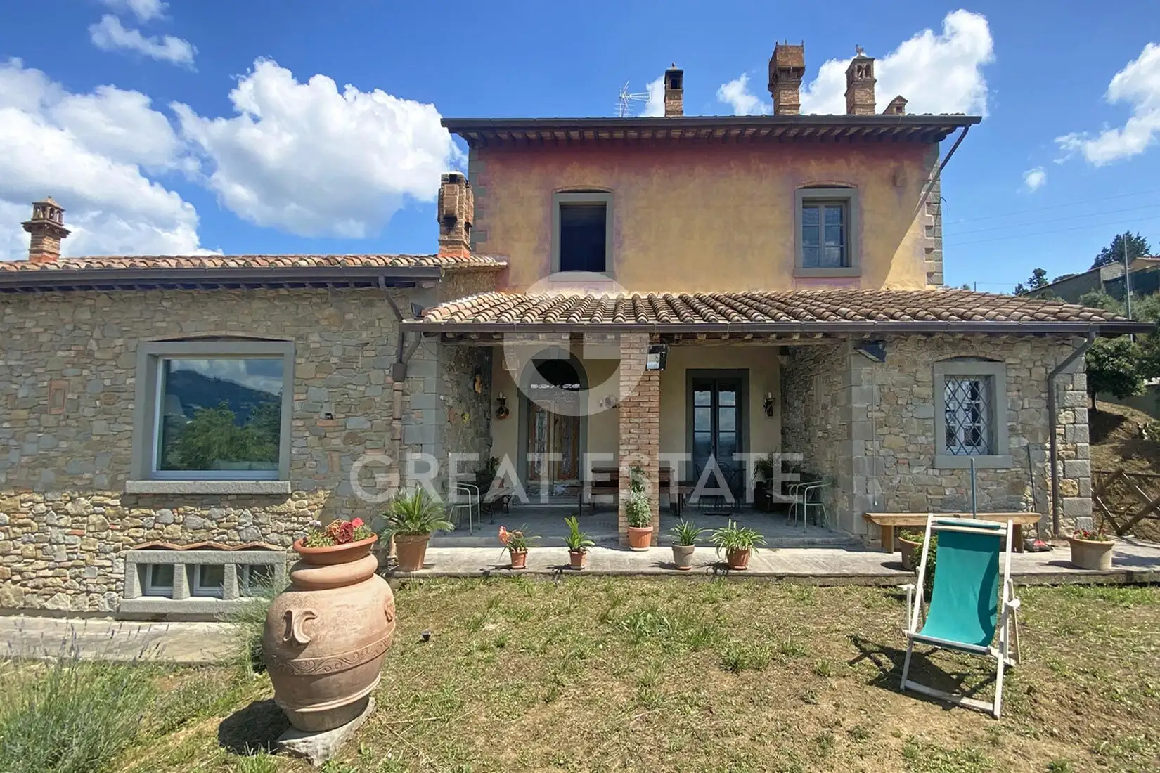 House 596m² in Italy, Arezzo. Priced at 1300000€ rent photo-10