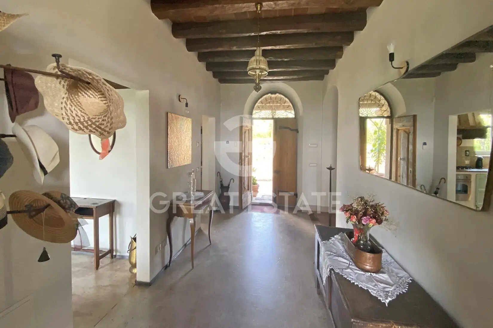 House 596m² in Italy, Arezzo. Priced at 1300000€ rent photo-15