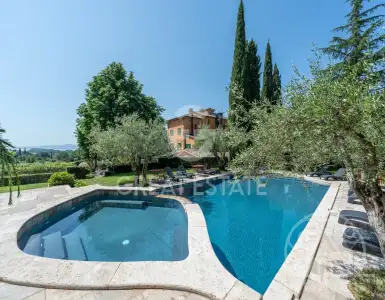 Buy in Italy for 2950000€