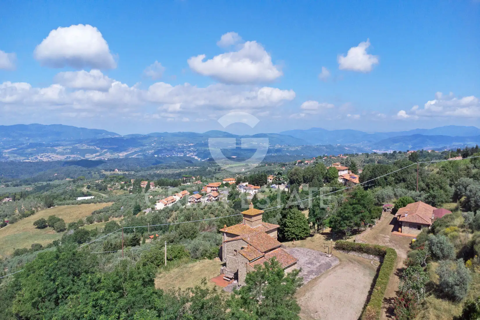 House 1218m² in Italy, Florence. Priced at 1100000€ rent photo-2