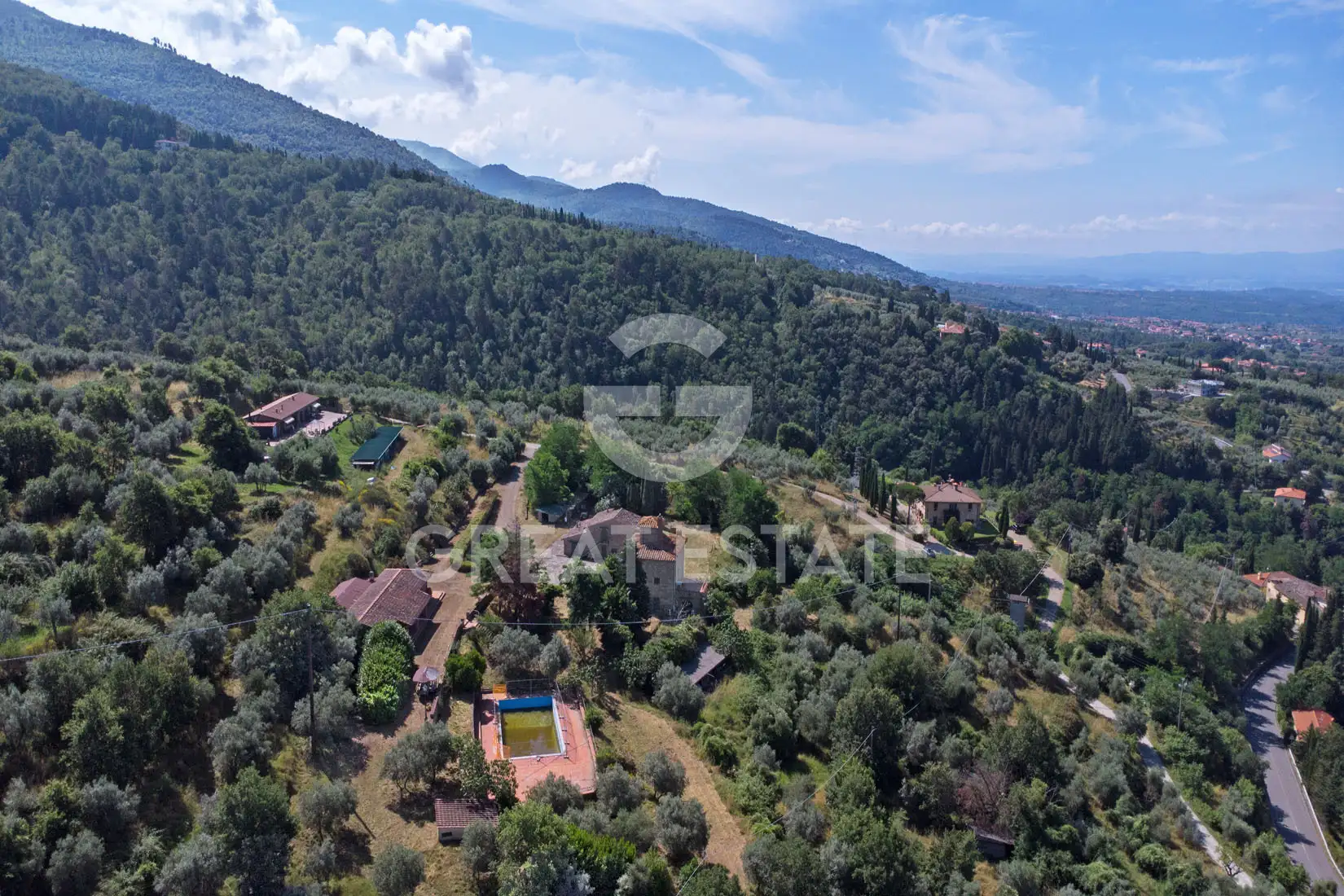 House 1218m² in Italy, Florence. Priced at 1100000€ rent photo-4