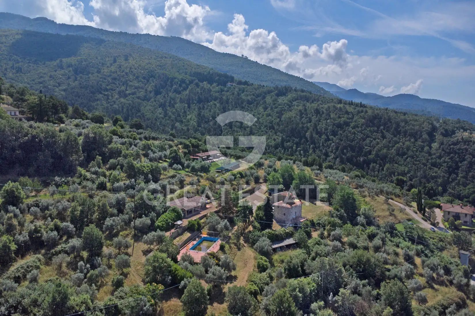House 1218m² in Italy, Florence. Priced at 1100000€ rent photo-5