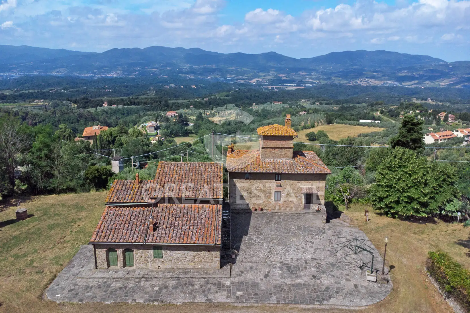 House 1218m² in Italy, Florence. Priced at 1100000€ rent photo-7