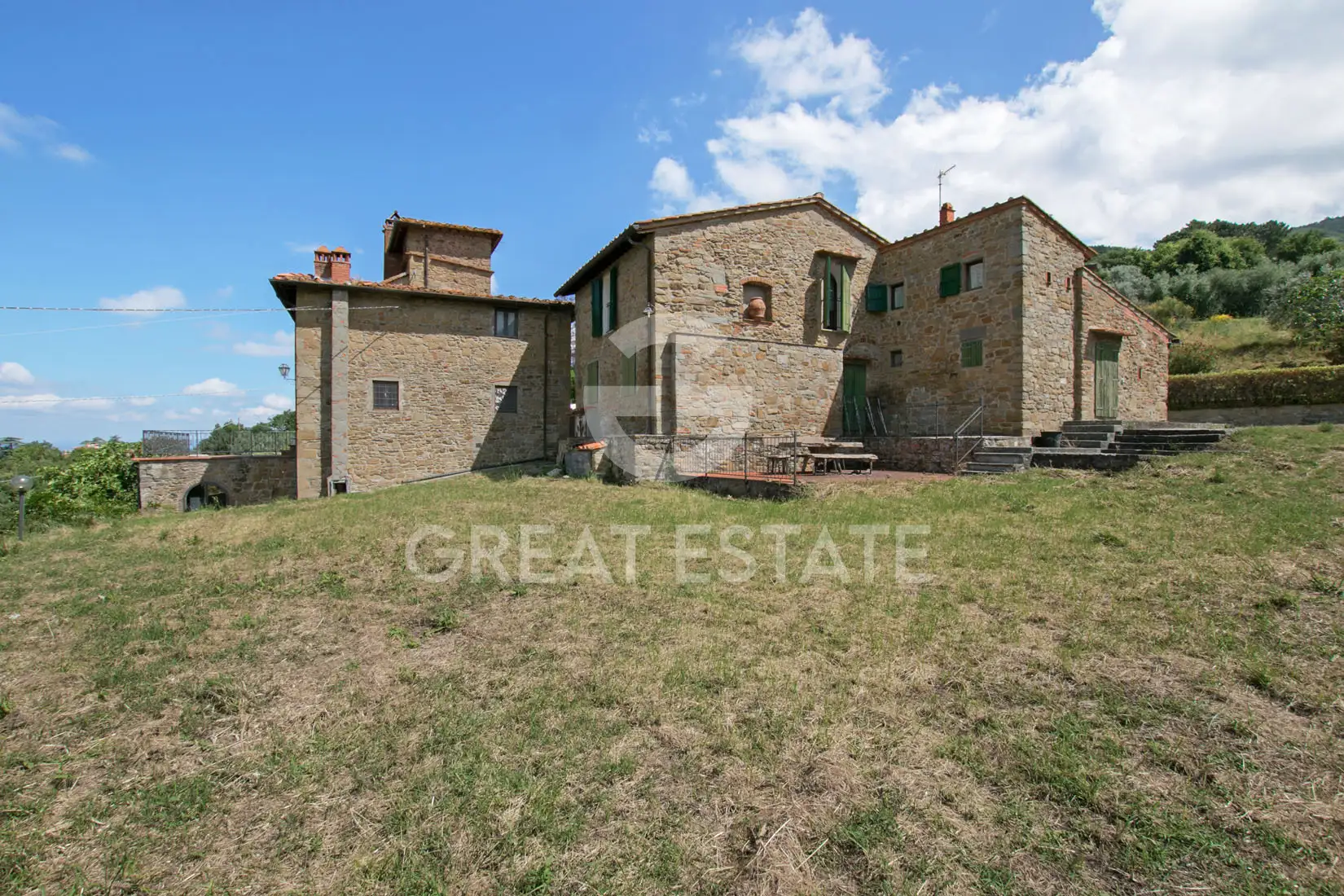 House 1218m² in Italy, Florence. Priced at 1100000€ rent photo-11