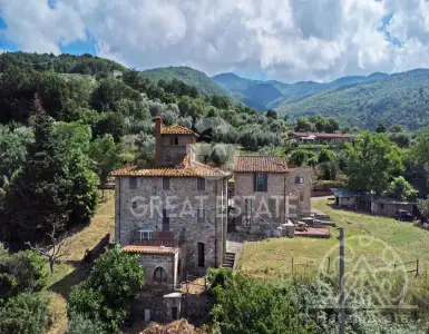 Buy in Italy for 1100000€