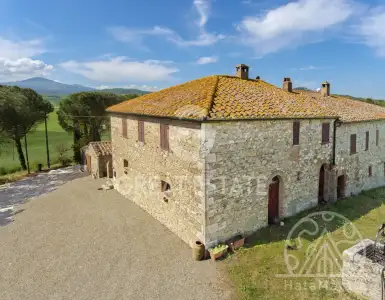 Buy in Italy for 560000€