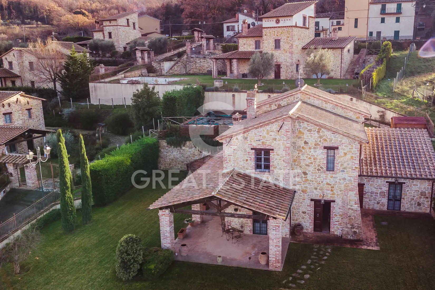 House 293m² in Italy, Terney. Priced at 580000€ rent photo-5
