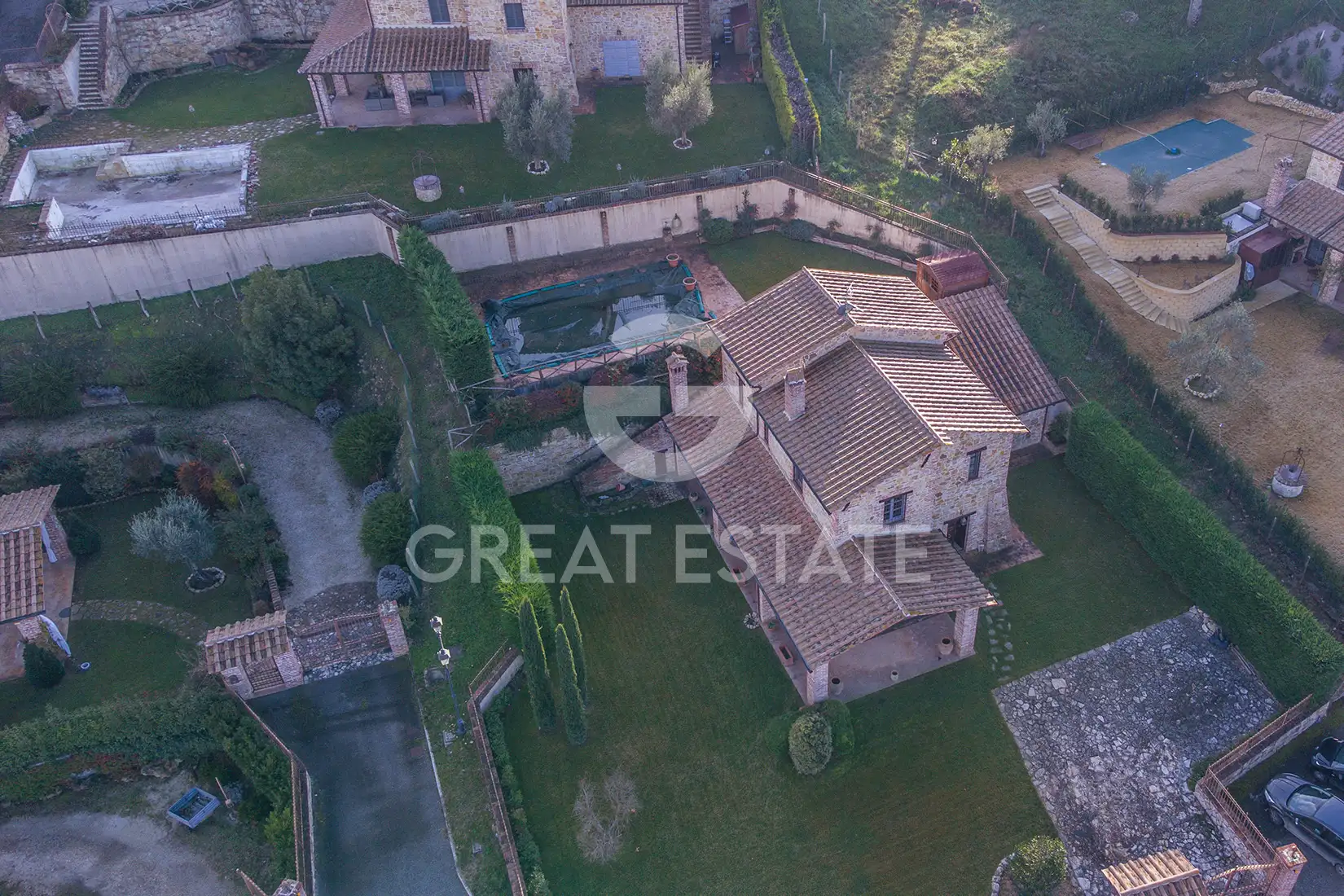 House 293m² in Italy, Terney. Priced at 580000€ rent photo-7