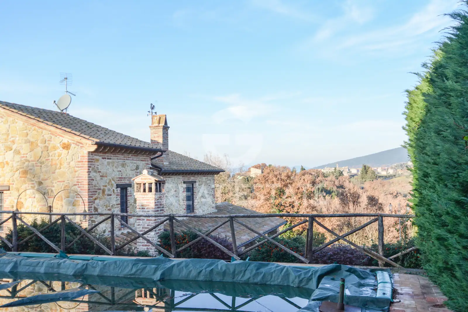 House 293m² in Italy, Terney. Priced at 580000€ rent photo-11