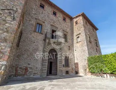 Buy in Italy for 2900000€