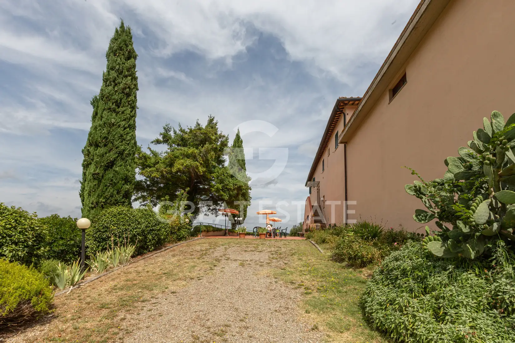 House 2283m² in Italy, Florence. Priced at 4700000€ rent photo-9