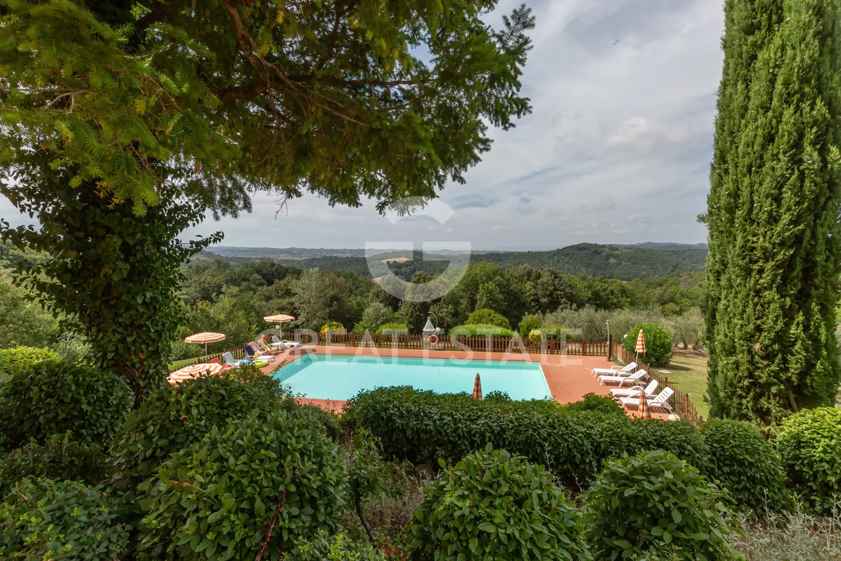 House 2283m² in Italy, Florence. Priced at 4700000€ rent photo-11