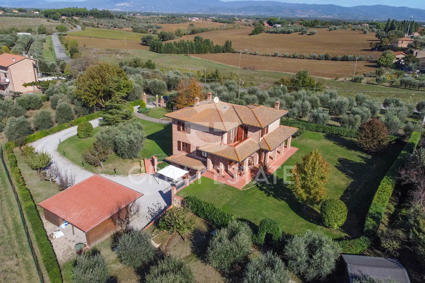 House 569m² in Italy, Perugia. Priced at 890000€ rent photo-1