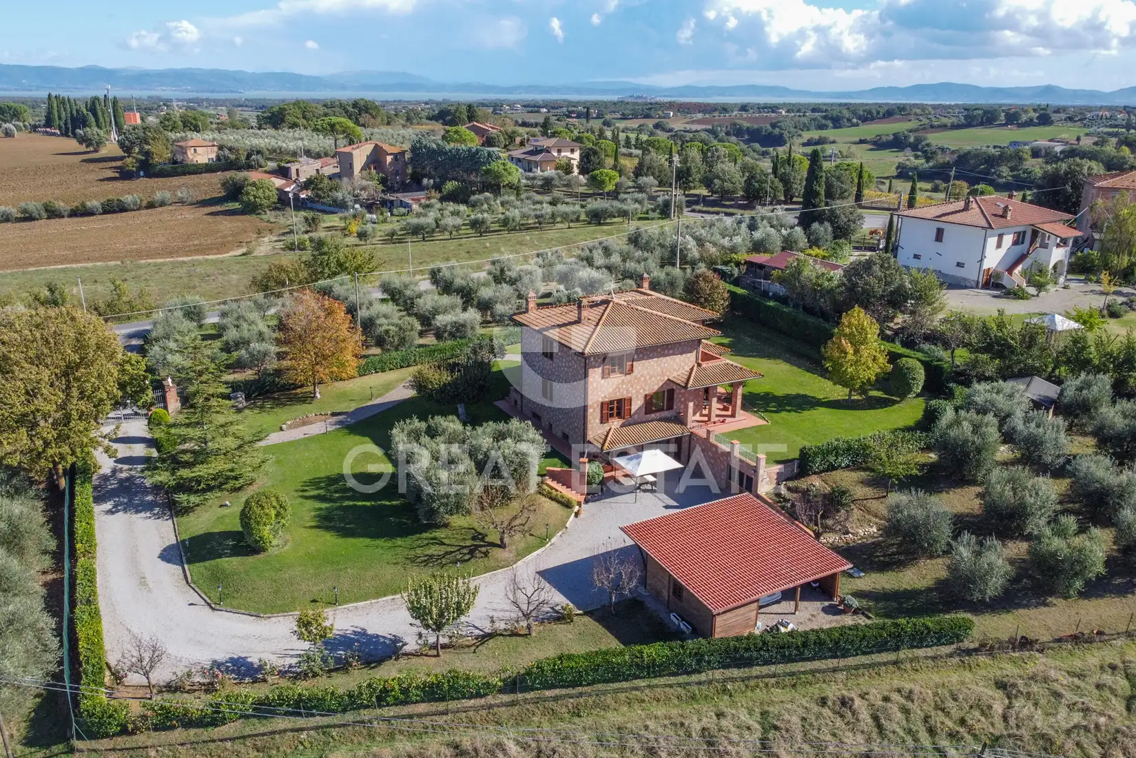 House 569m² in Italy, Perugia. Priced at 890000€ rent photo-2