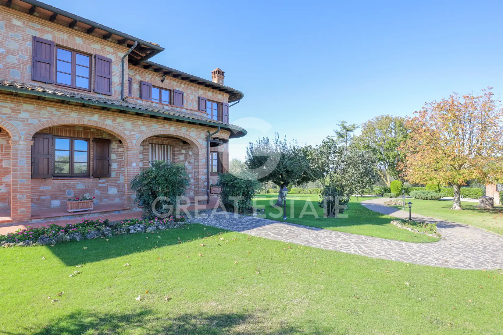 House 569m² in Italy, Perugia. Priced at 890000€ rent photo-9