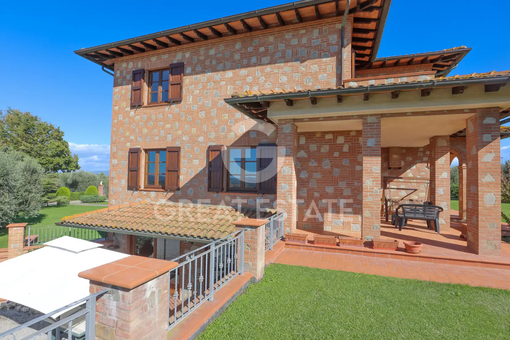 House 569m² in Italy, Perugia. Priced at 890000€ rent photo-11