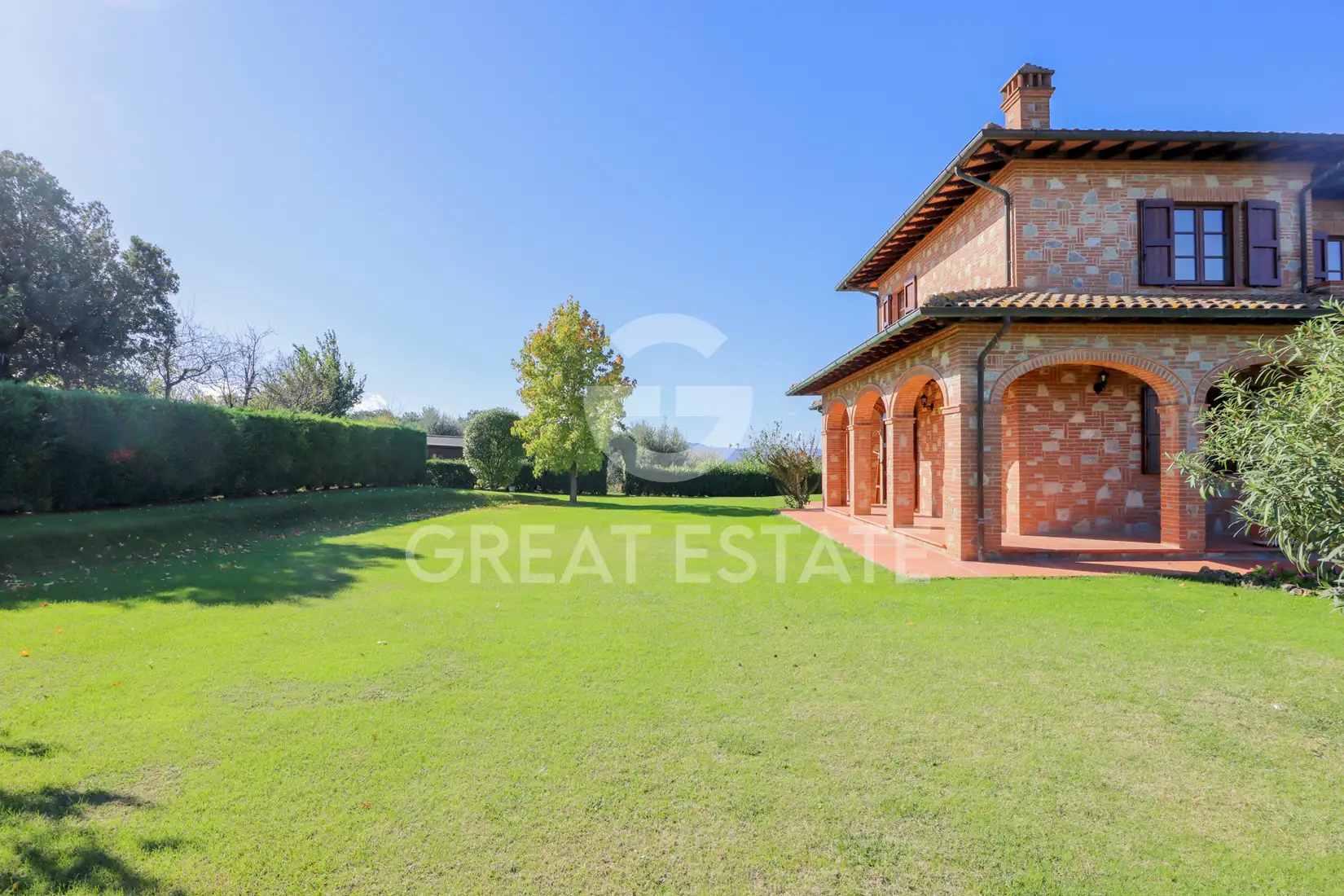 House 569m² in Italy, Perugia. Priced at 890000€ rent photo-12