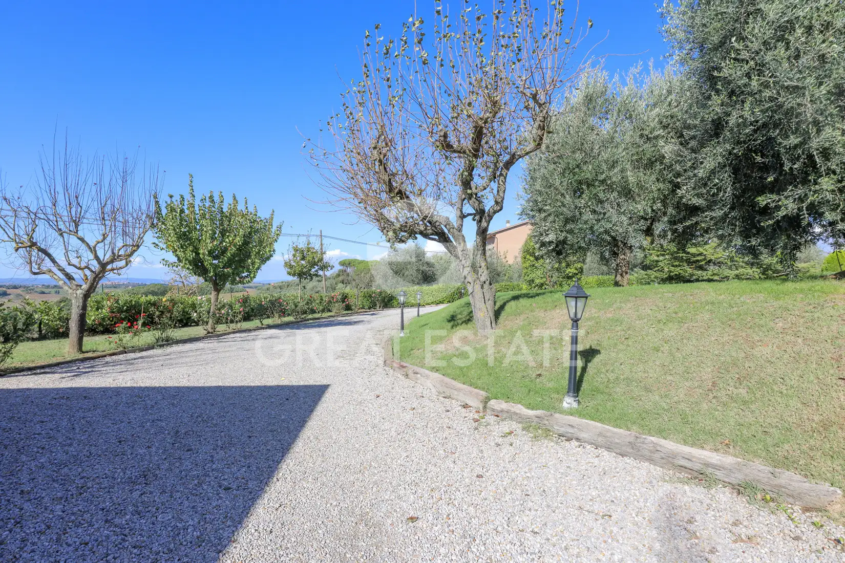 House 569m² in Italy, Perugia. Priced at 890000€ rent photo-13