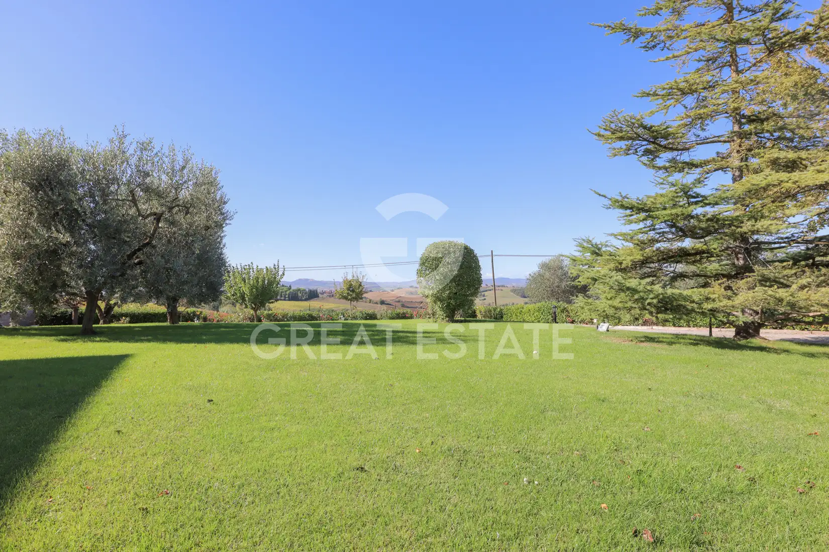 House 569m² in Italy, Perugia. Priced at 890000€ rent photo-14