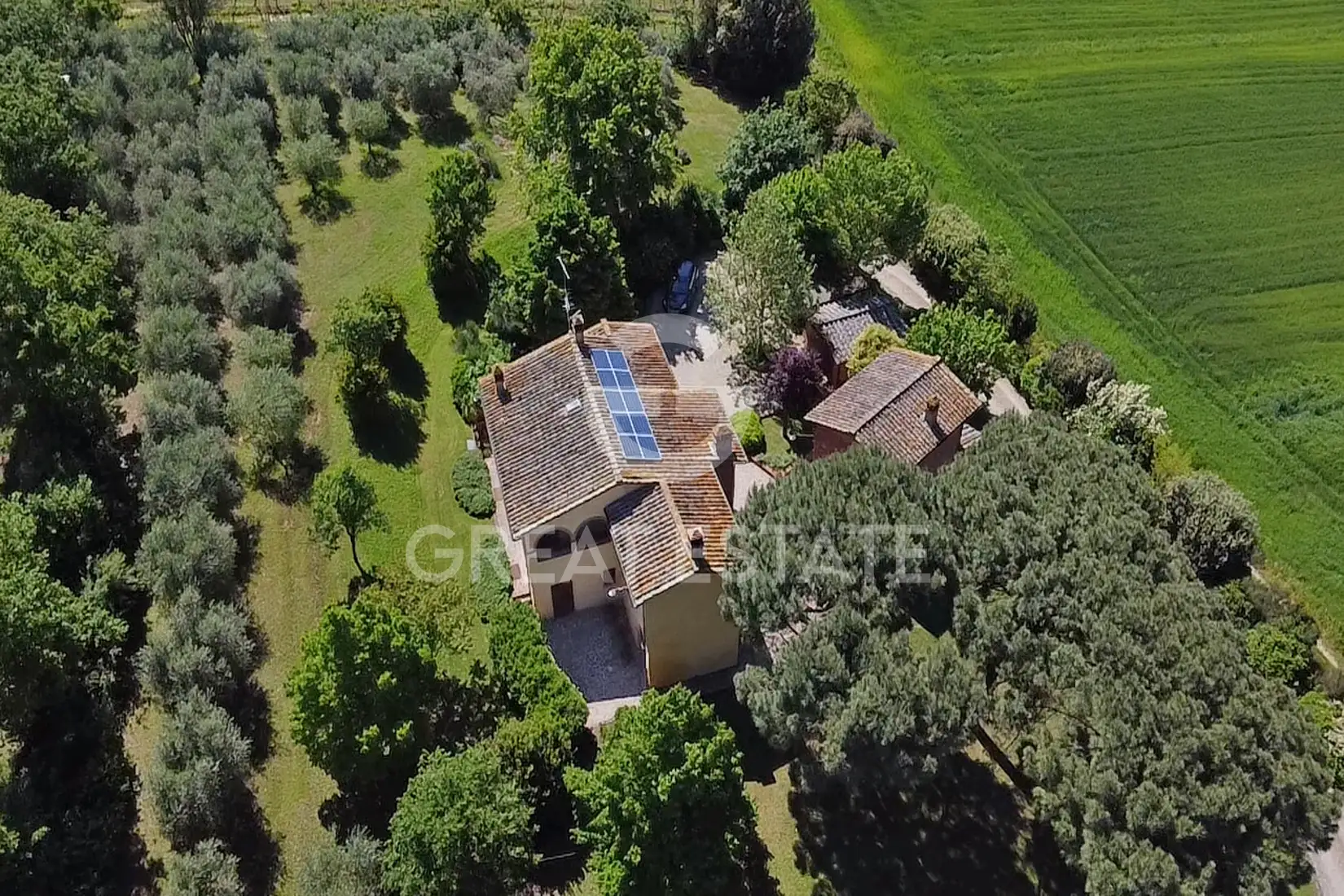 House 393m² in Italy, Arezzo. Priced at 790000€ rent photo-14