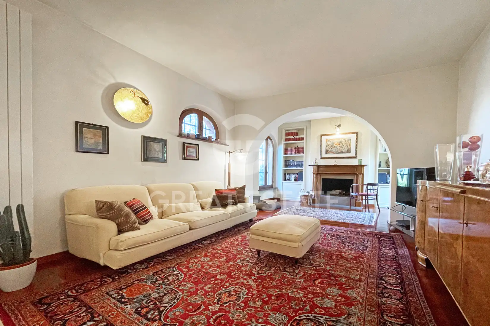 House 393m² in Italy, Arezzo. Priced at 790000€ rent photo-15