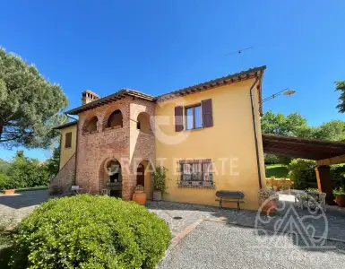 Buy in Italy for 790000€