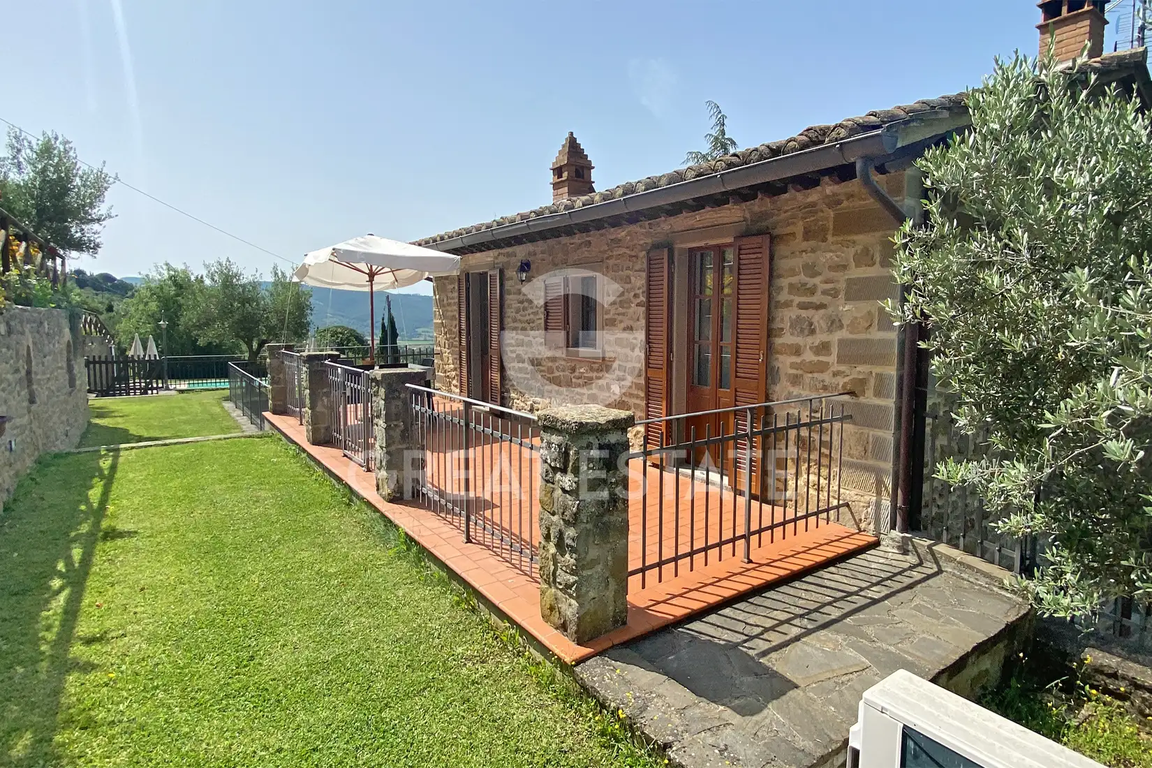 House 284m² in Italy, Arezzo. Priced at 990000€ rent photo-14