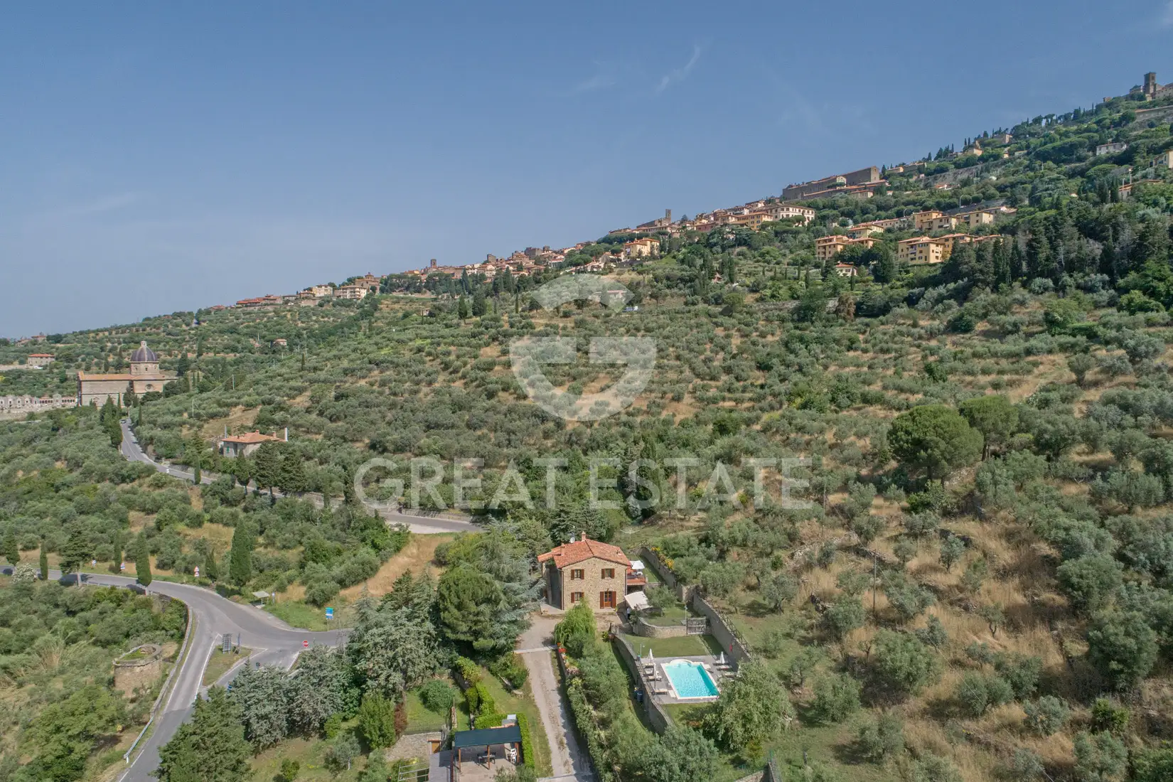 House 284m² in Italy, Arezzo. Priced at 990000€ rent photo-8