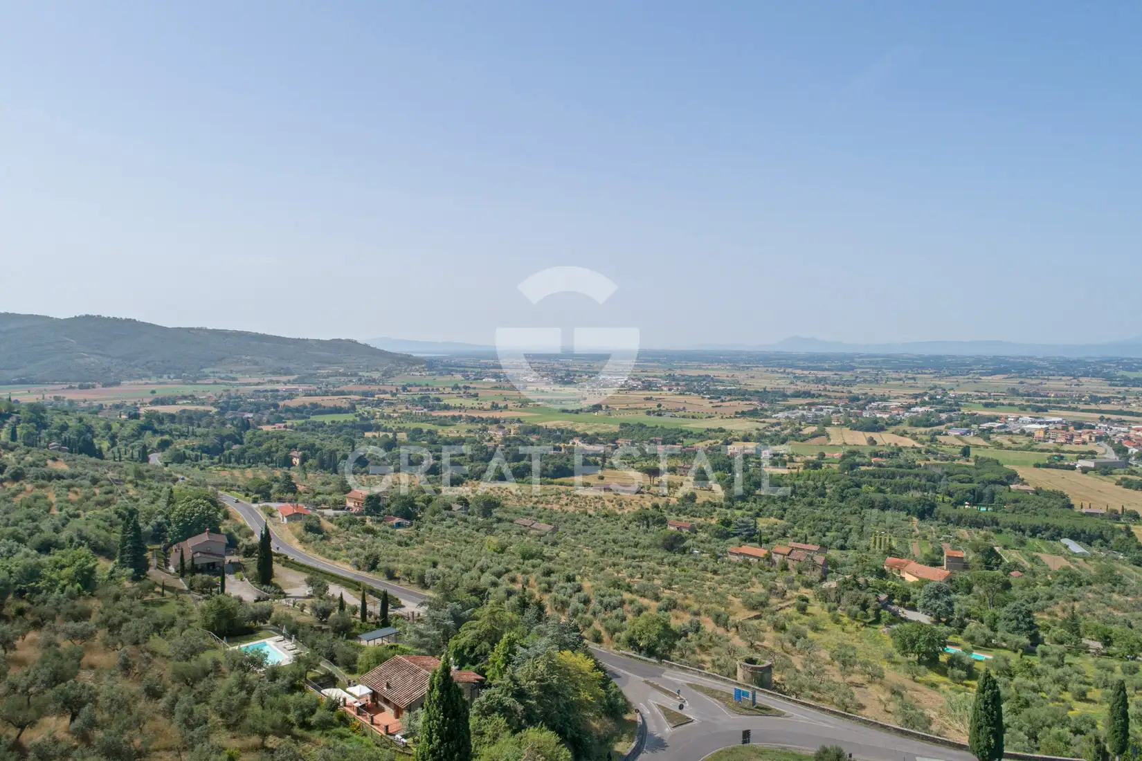 House 284m² in Italy, Arezzo. Priced at 990000€ rent photo-11